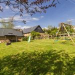 Vue jardin, aire de jeux enfants