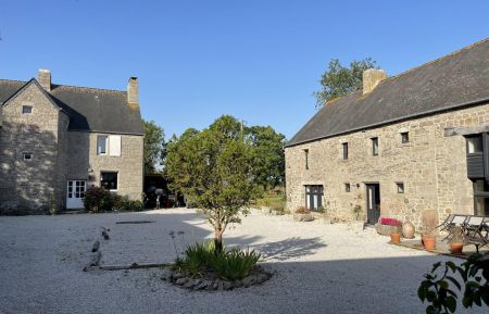 G&icirc;te n&deg;G1299 REVILLE - Manche - a droite le Gite